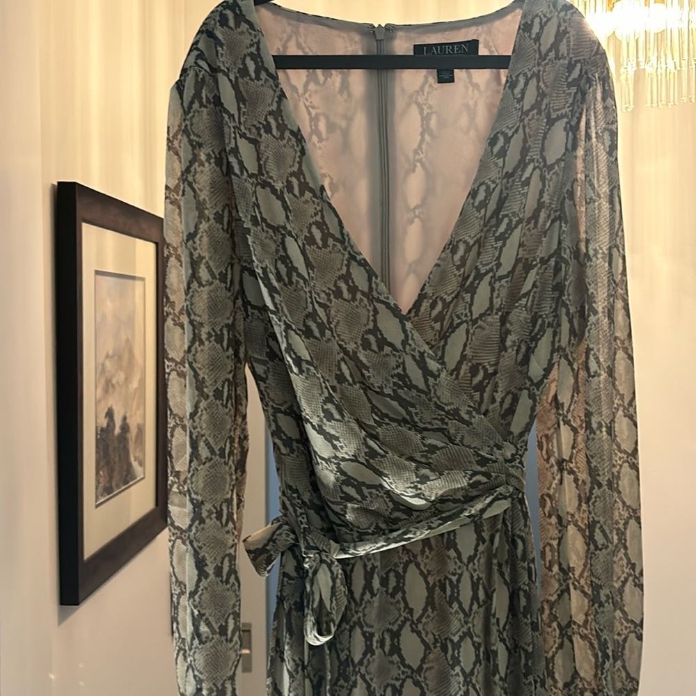 Lauren Ralph Lauren new without tags beautiful gray & beige snake print dress 4